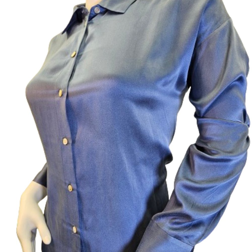 Light Blue Everlane 100% Silk Size 6 Button Down Shirt